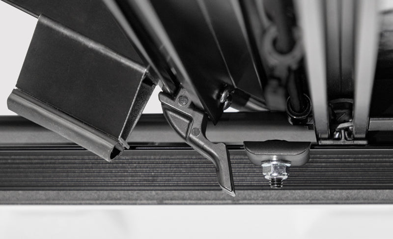Access LOMAX Tri-Fold Cover 04-14 Ford F-150 5ft 6in Bed