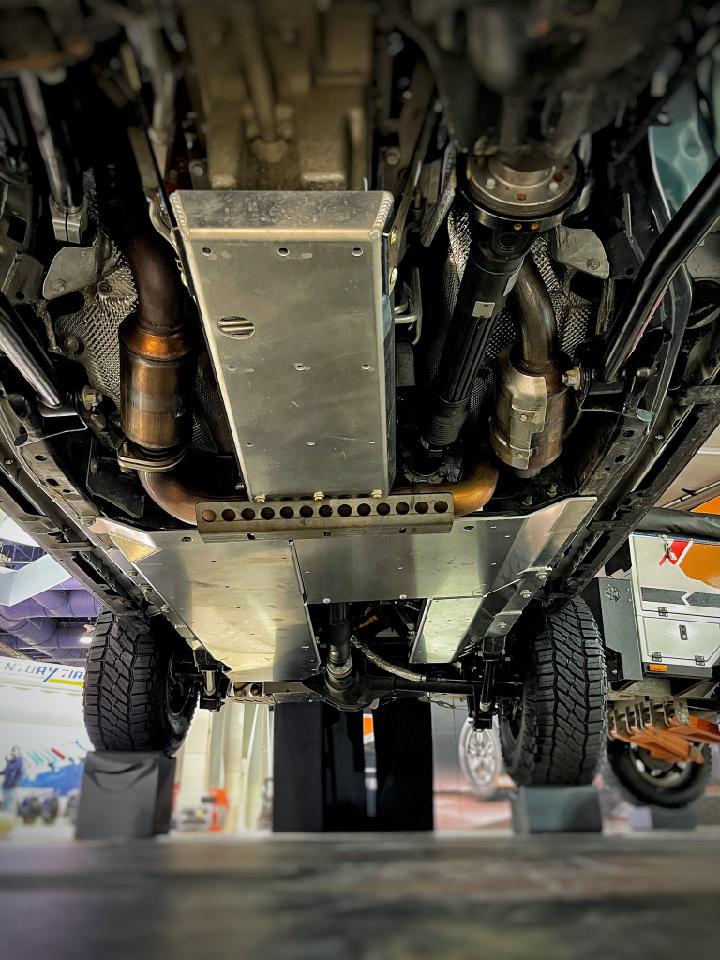 NEXT VENTURE MOTORSPORTS JLU ALUMINUM BELLY SKIDS - 392 HEMI CAST BARE