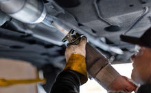 Load image into Gallery viewer, MagnaFlow Universal Catalytic Converter 2.5 inch T2 Rear